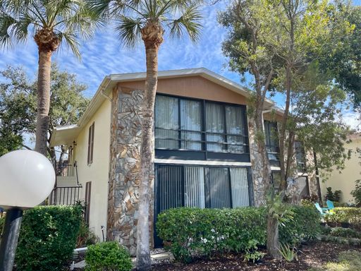 ***RENTED-NOT CURRENTLY AVAILABLE**Elegant 2 bed 2 bath 55+ Condominium in Bradenton: Fully Furnished Annual Rental - Impeccably Maintained! – photo 1