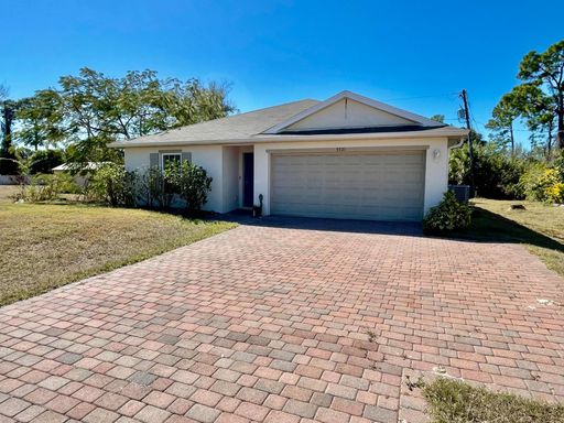***RENTED-NOT CURRENTLY AVAILABLE***Spacious 4 bed 2 bath Well-Maintained Family Home for Rent – photo 1