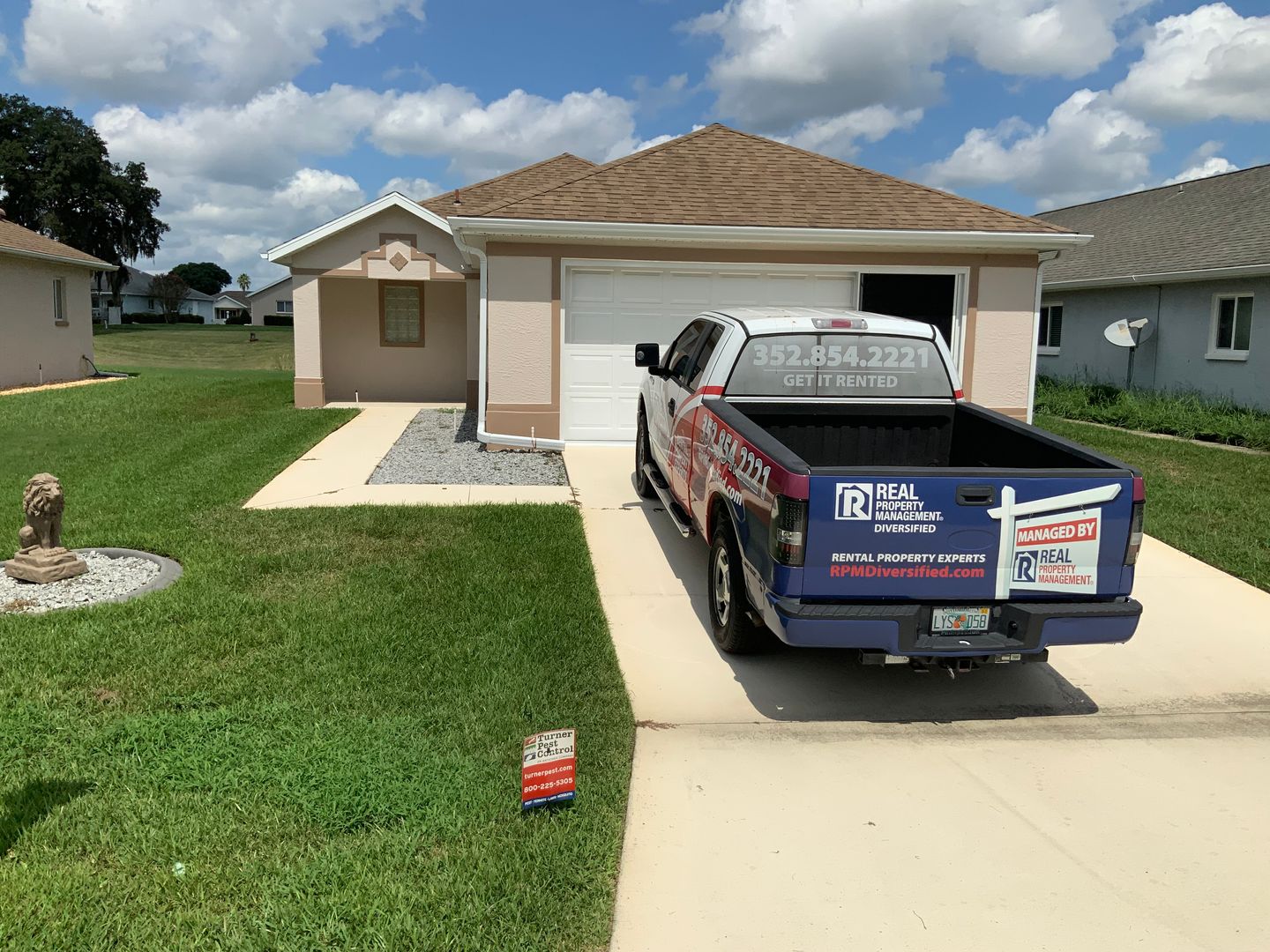 Ocala House: 5319 NW 18th St