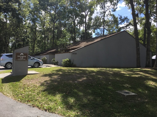 *** NOT AVAILABLE TO SHOW OR RENT UNTIL MID OCTOBER *** 2/1 Condo SE Ocala – photo 1