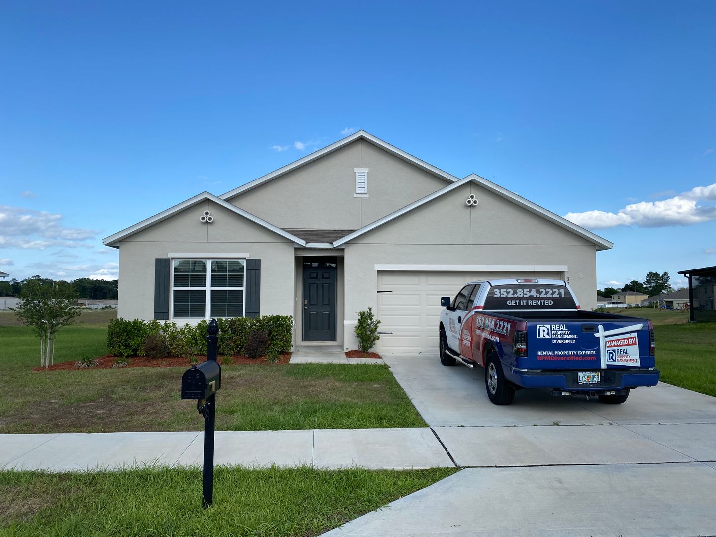 Ocala House: 3097 NE 43rd Rd