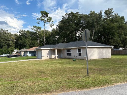 Spacious NW Ocala Home on a Large Corner Lot – photo 1