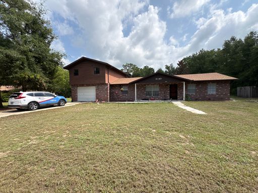 Large studio apartment with use of pool!