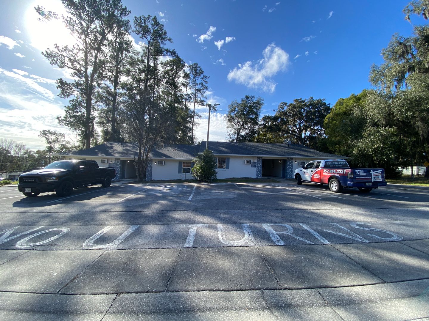 Belleview Apartment: 5702 SE 116th St