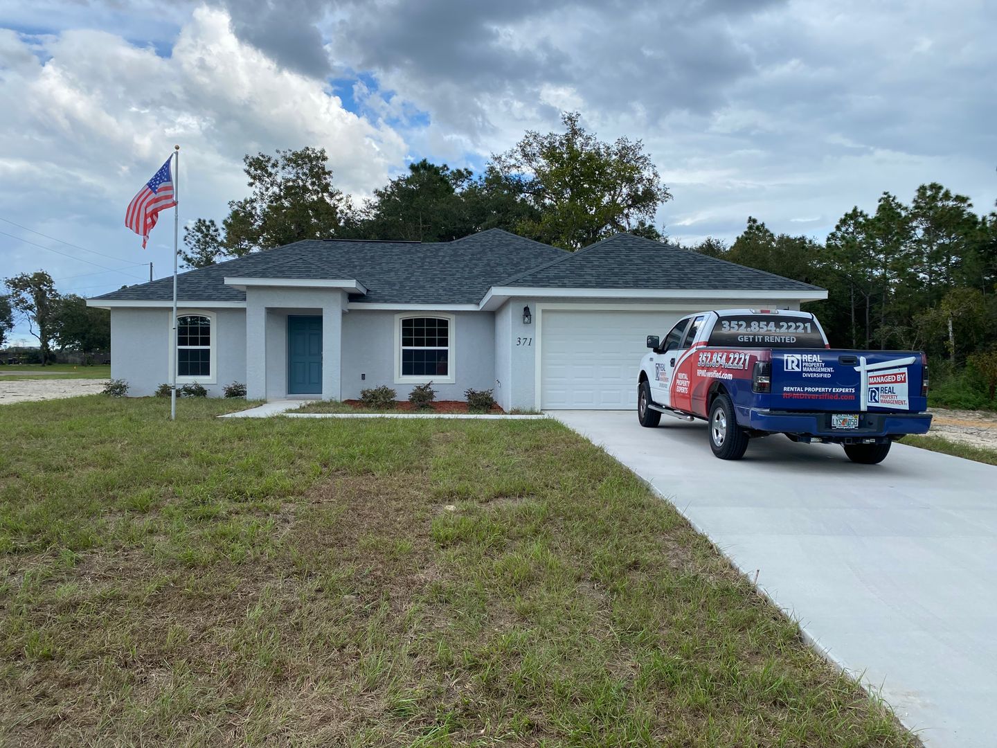 Ocala House: 371 Marion Oaks Pass