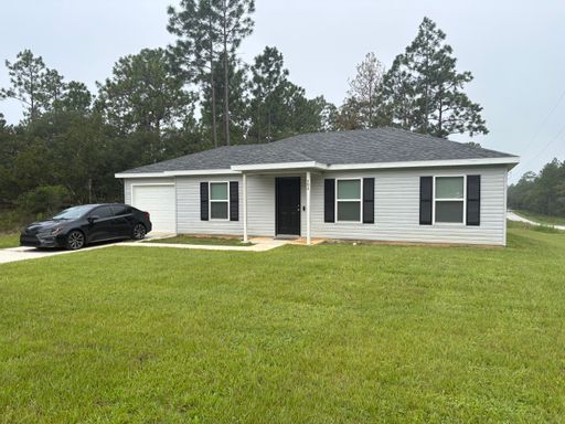 Corner lot - great location! – photo 1