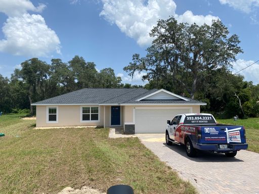 *** NOT AVAILABLE UNTI MID NOVEMBER *** Beautiful Area For This Awesome Home – photo 1