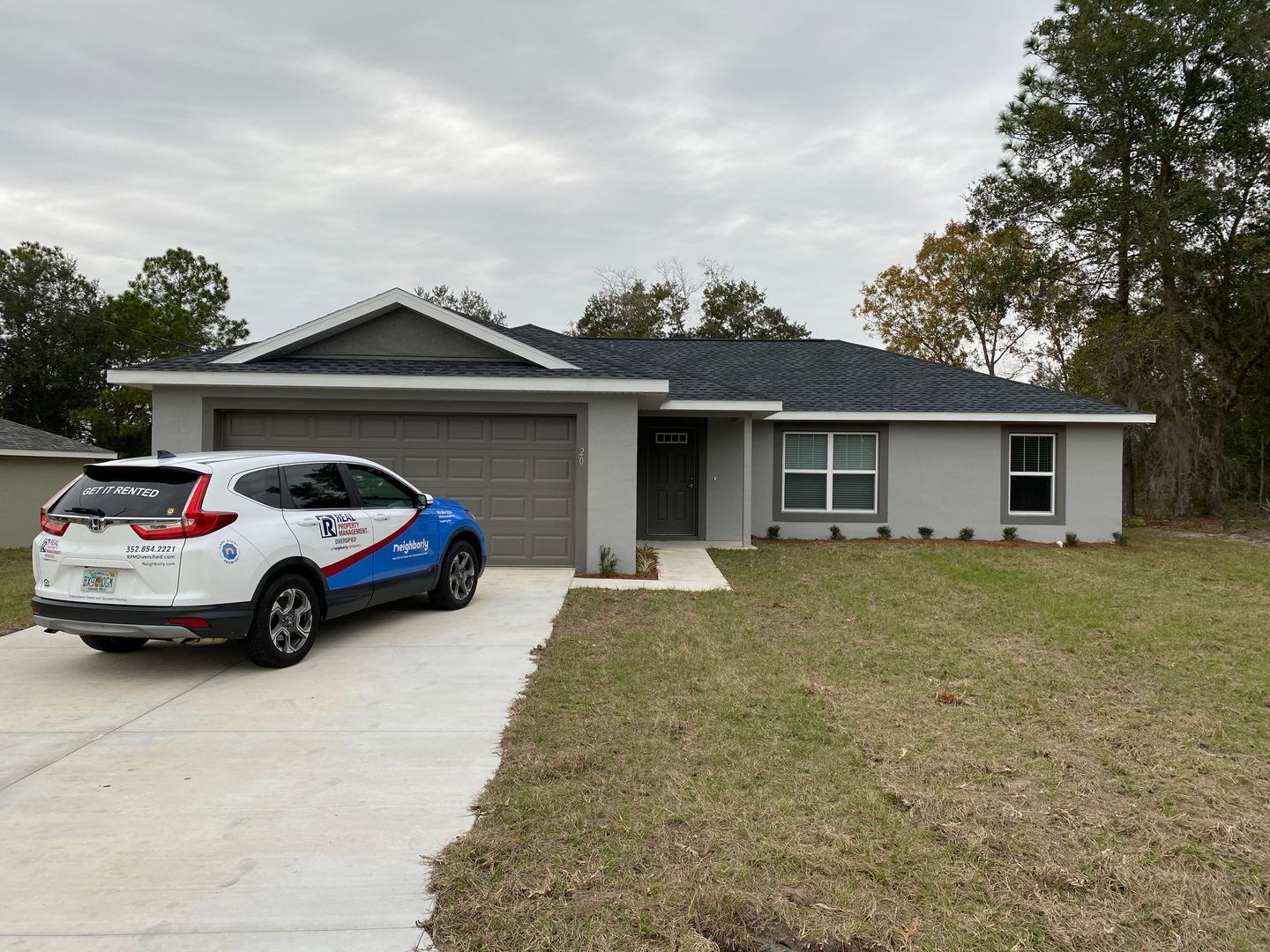 Ocala House: 20 Locust Loop Pass