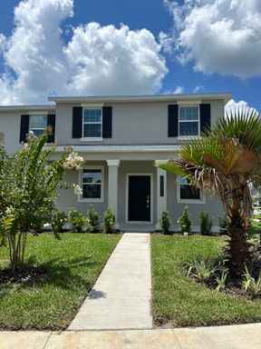 Three-bedroom 2.5 bathrooms property In Storey Grove - Winter Garden – photo 1