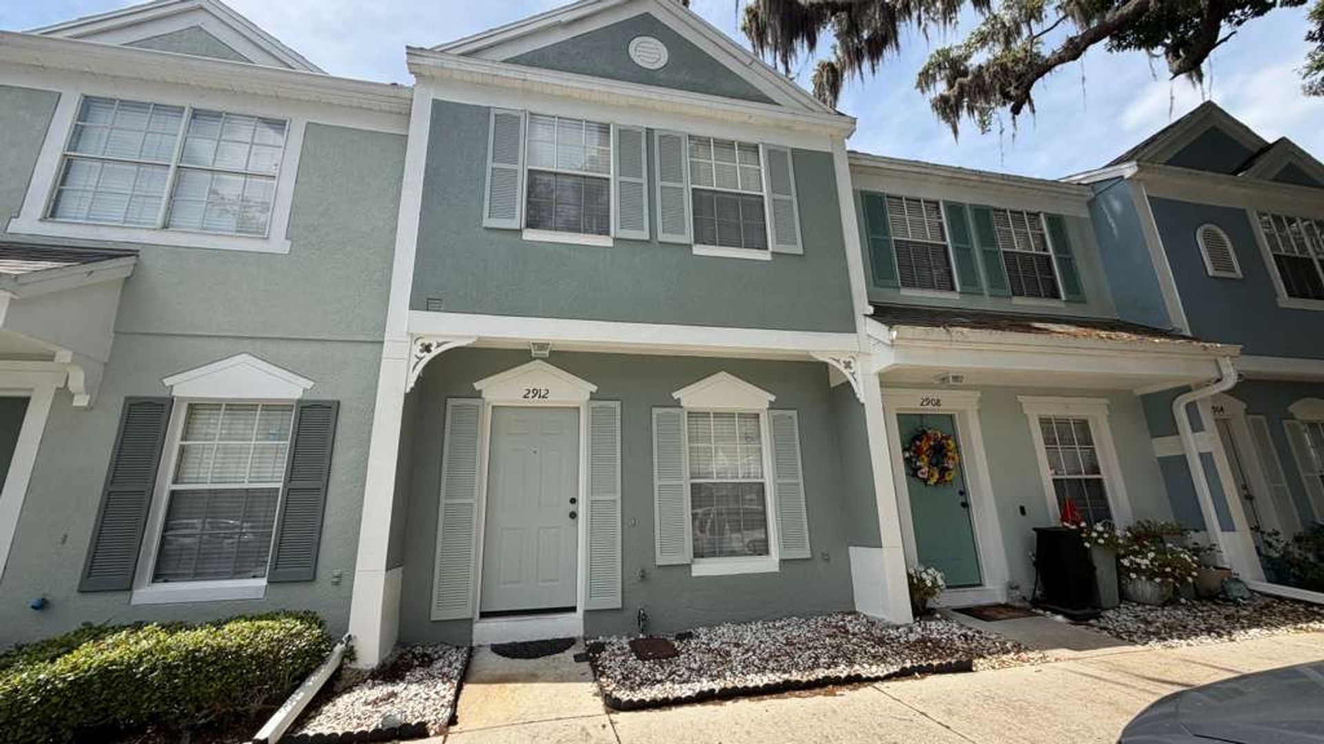 Longwood House: 2912 woodlands park ct