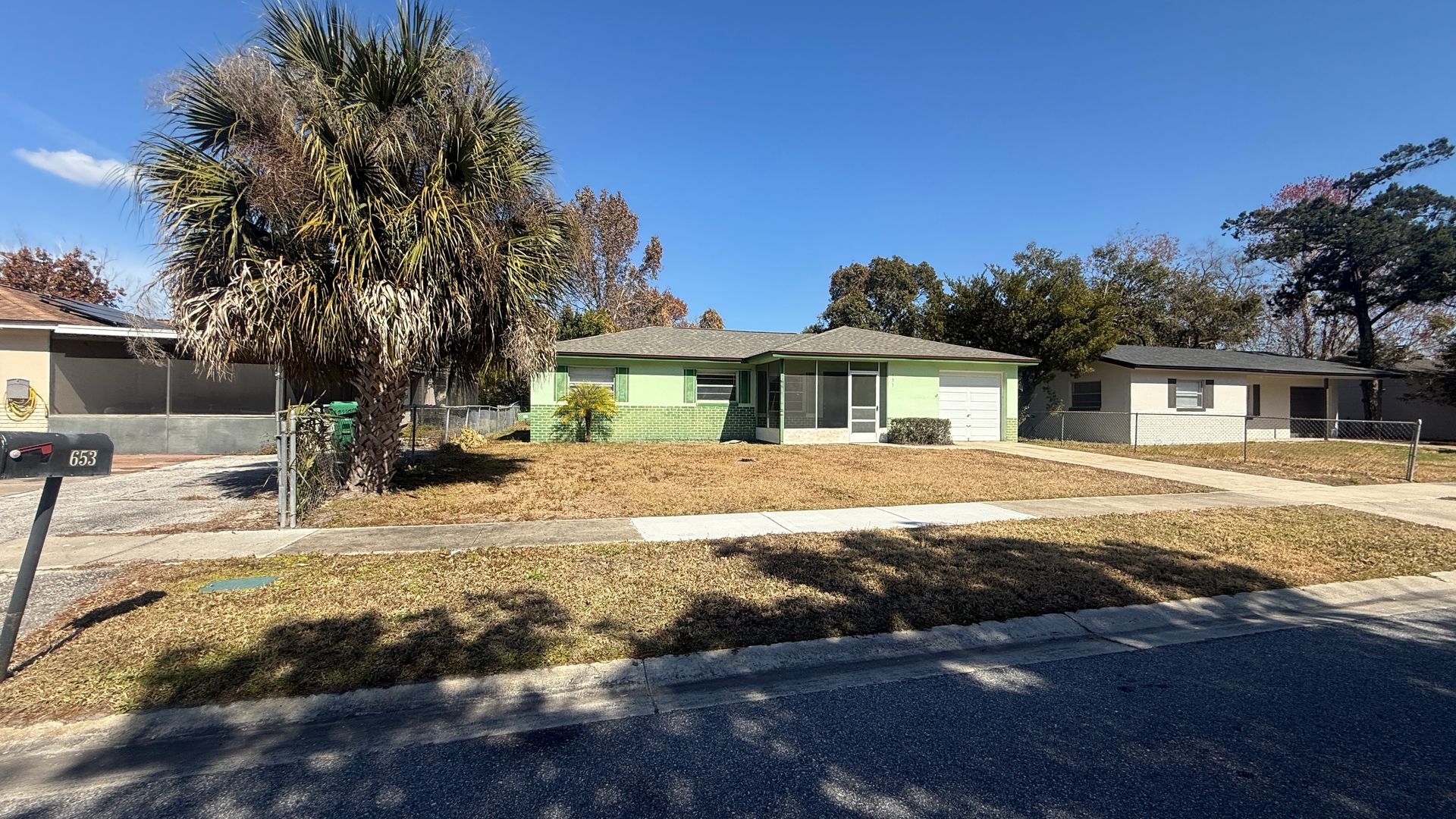 winter springs House: 651 David St