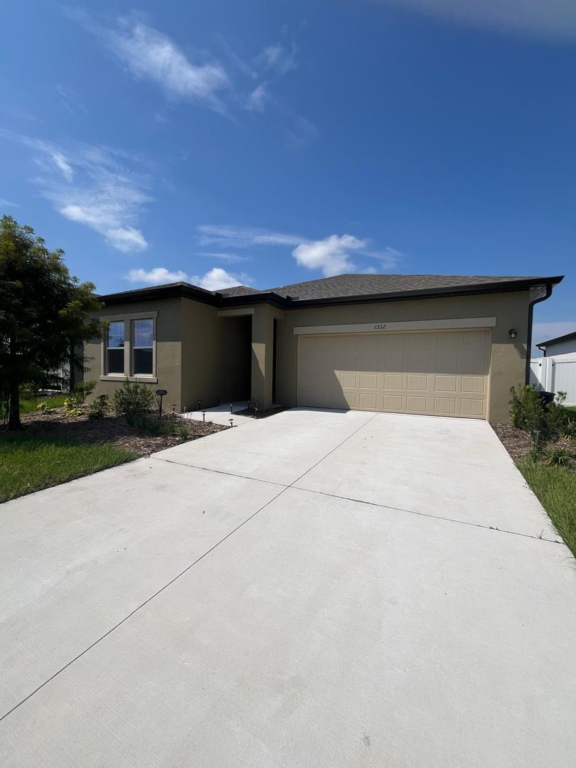 Sanford House: 1332 Dalkeith Cv