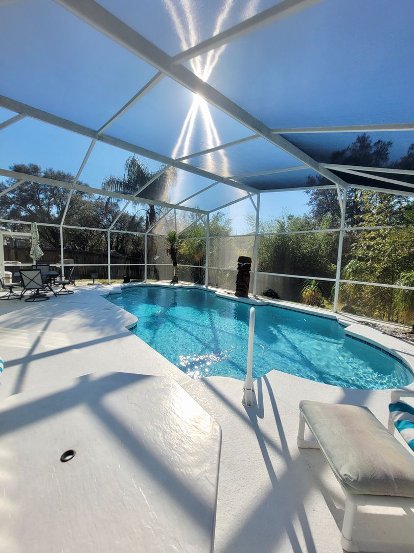 Davenport House: 245 Foggy Creek Rd