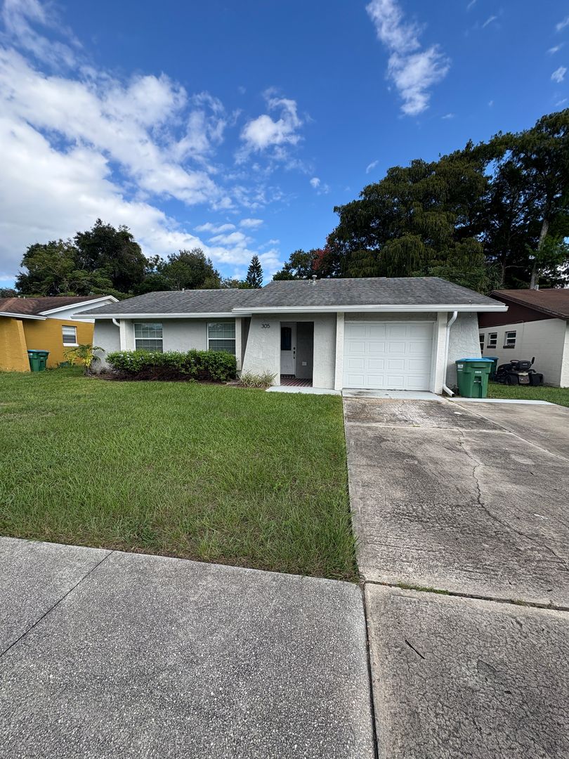 Winter Springs House: 305 S Edgemon Ave