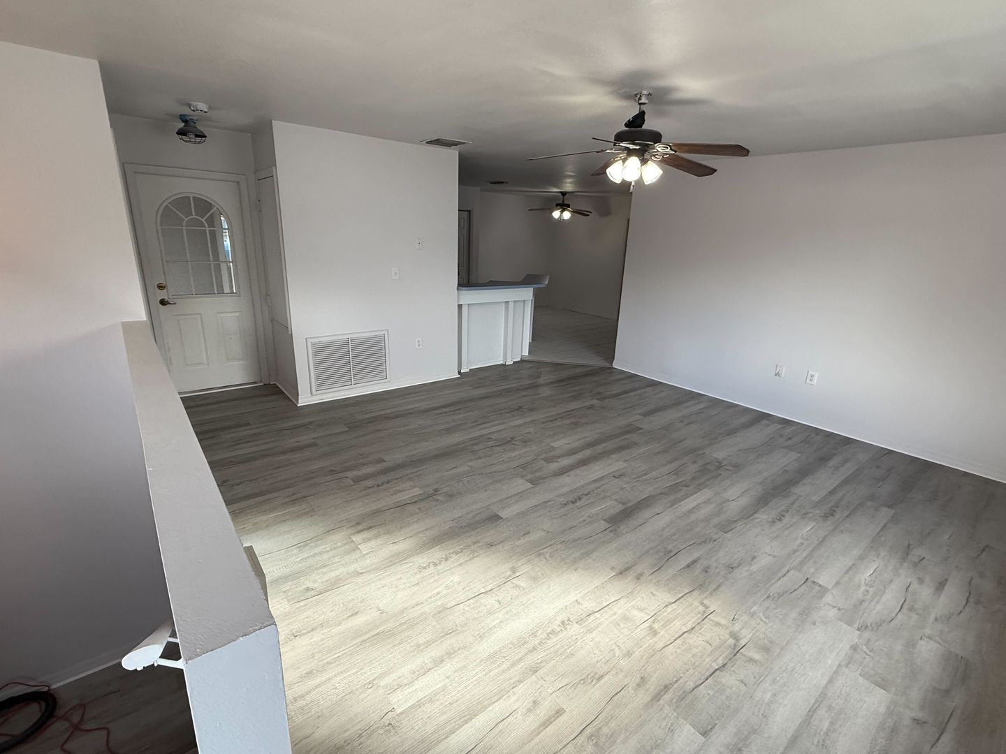 10526 State Rd 52 2 of 10