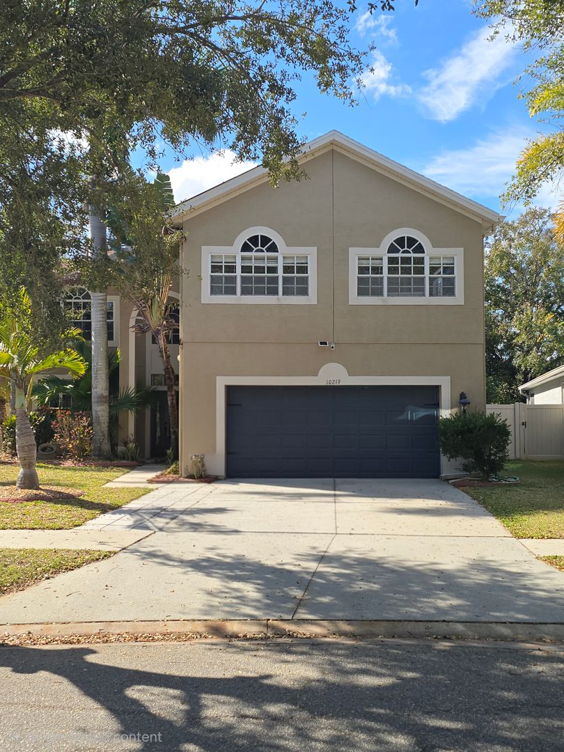 Riverview House: 10219 Avelar Ridge Dr