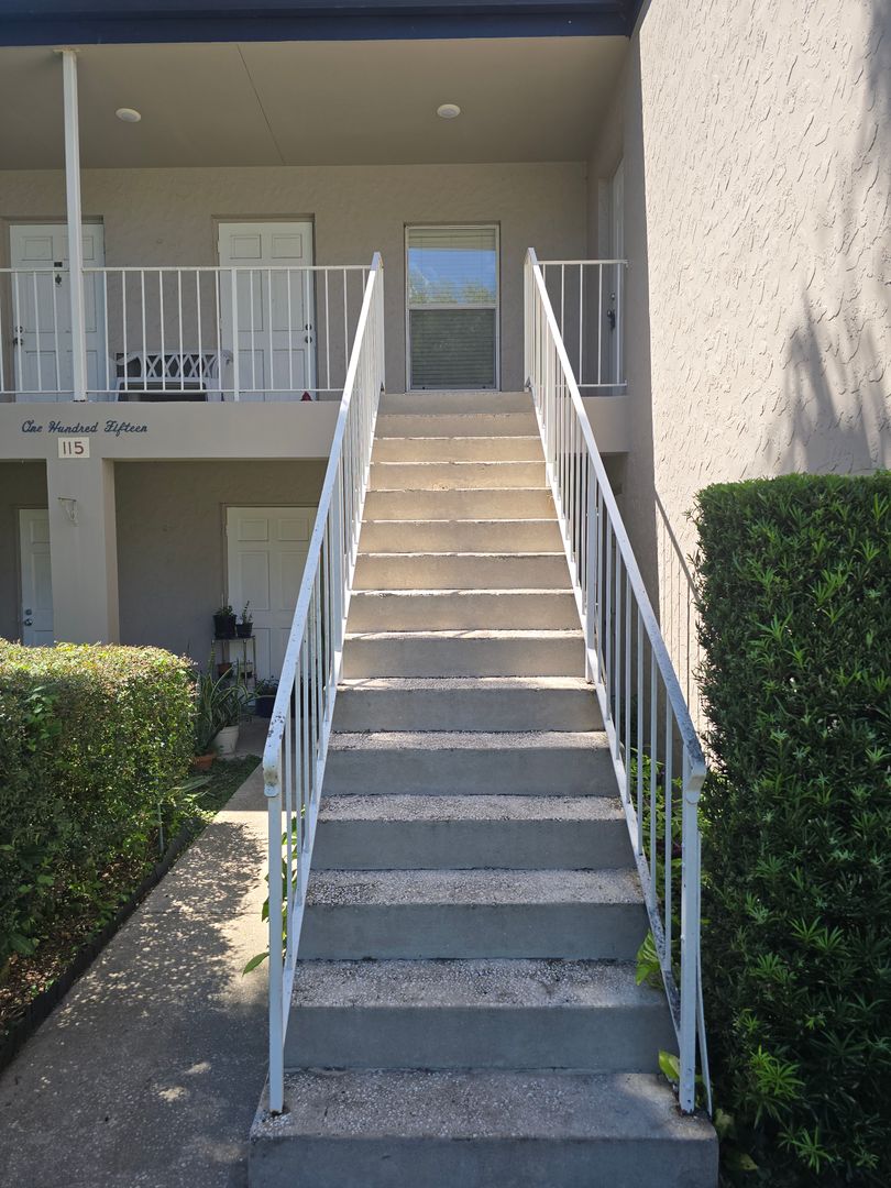 Brandon Condo: 115 Picardy Villa Cir