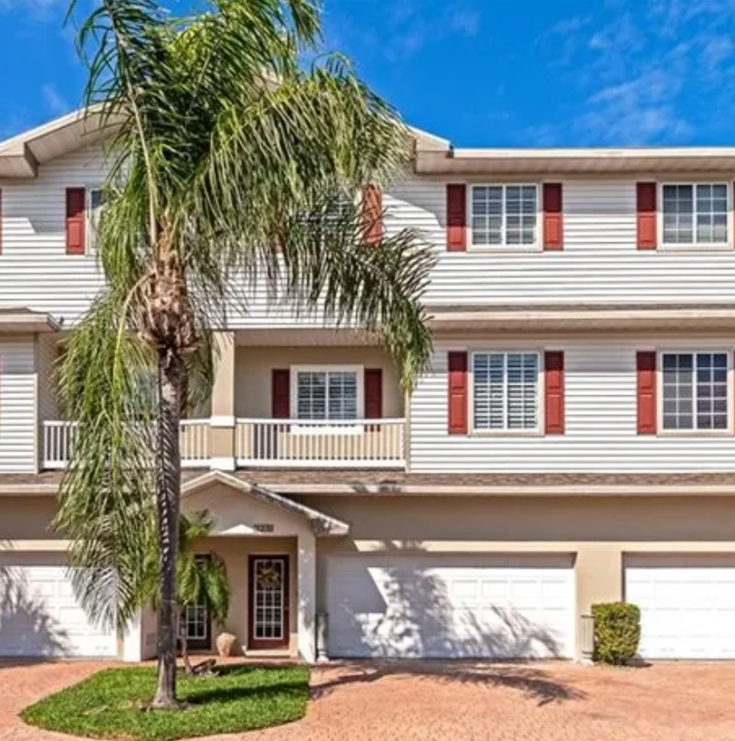 Palmetto Townhome: 1011 34th Drive West