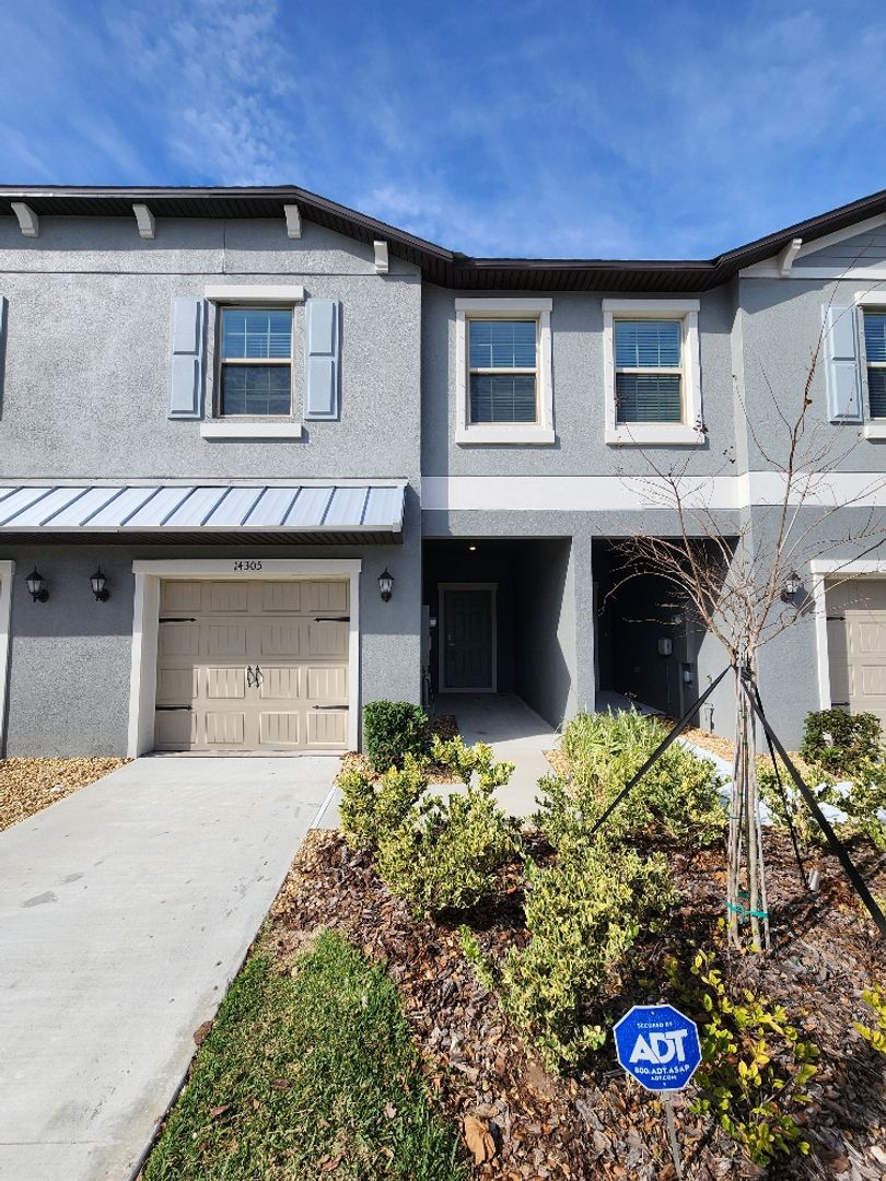 Sun City Center Townhome: 14305 Editors Note St