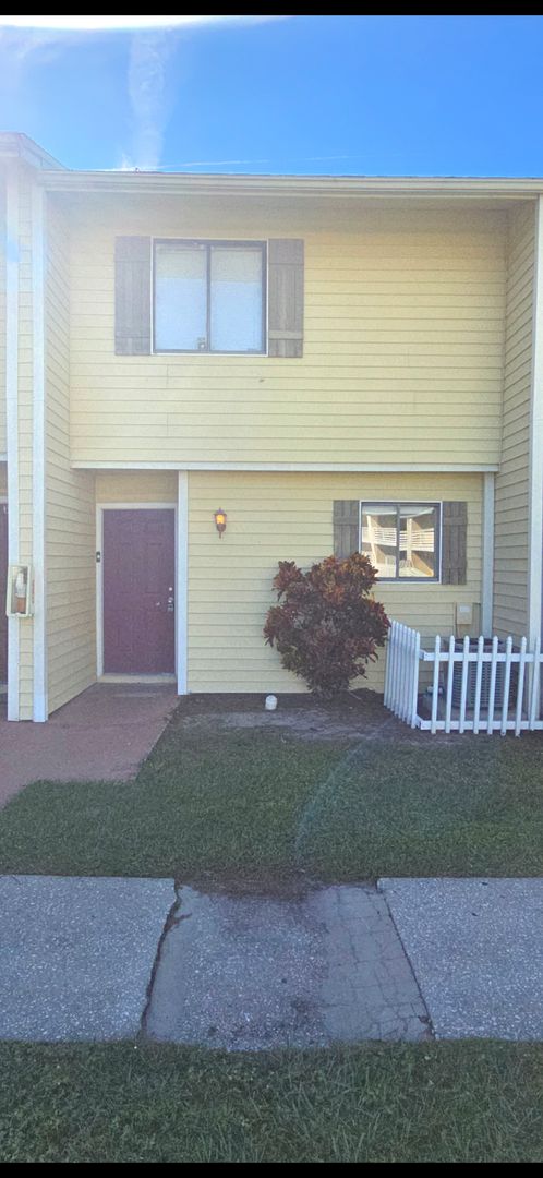 Land O' Lakes Condo: 22640 Watersedge Blvd