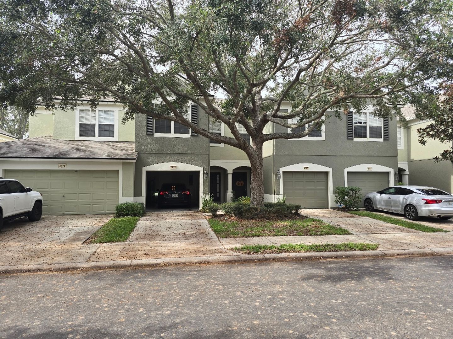 Riverview Townhome: 4927 Barnstead Dr.