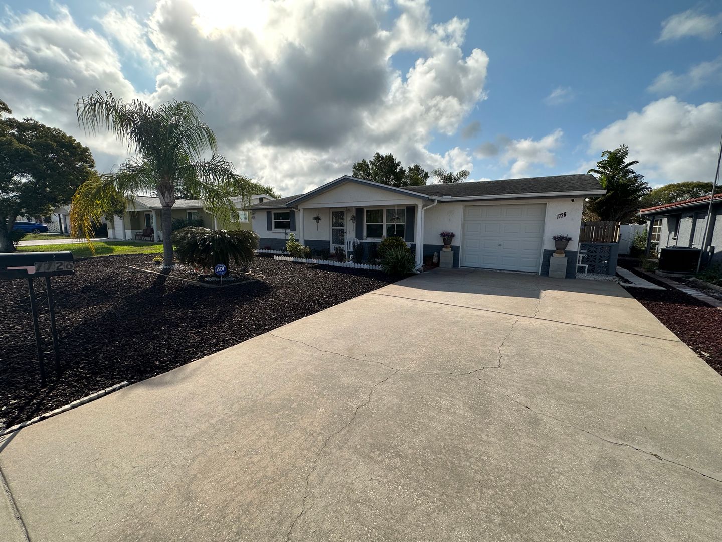 New Port Richey House: 7726 Sue Ellen Dr