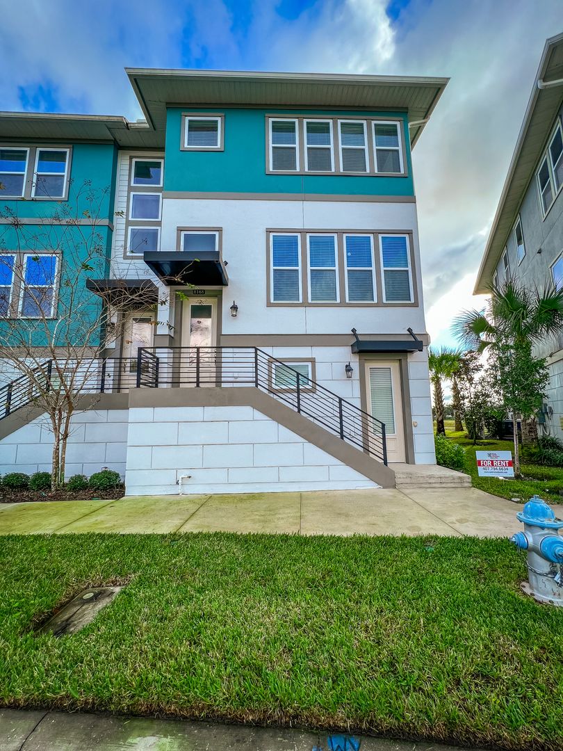 Orlando House: 8168 Elion St, Orlando, FL 32827