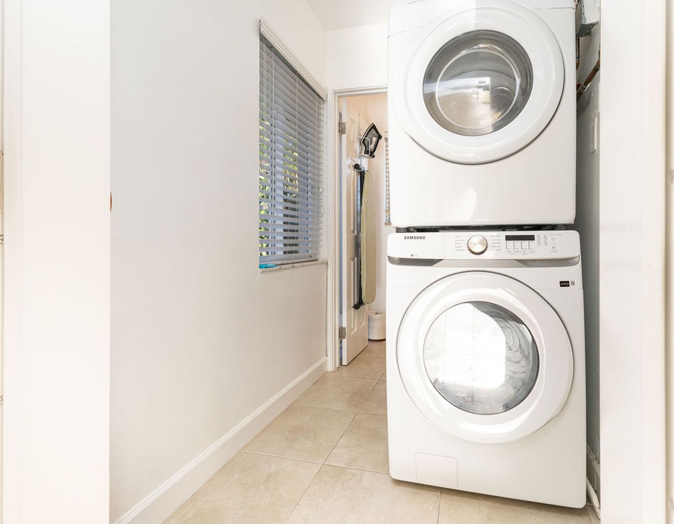 Laundry room at 632 SW 8th Avenue