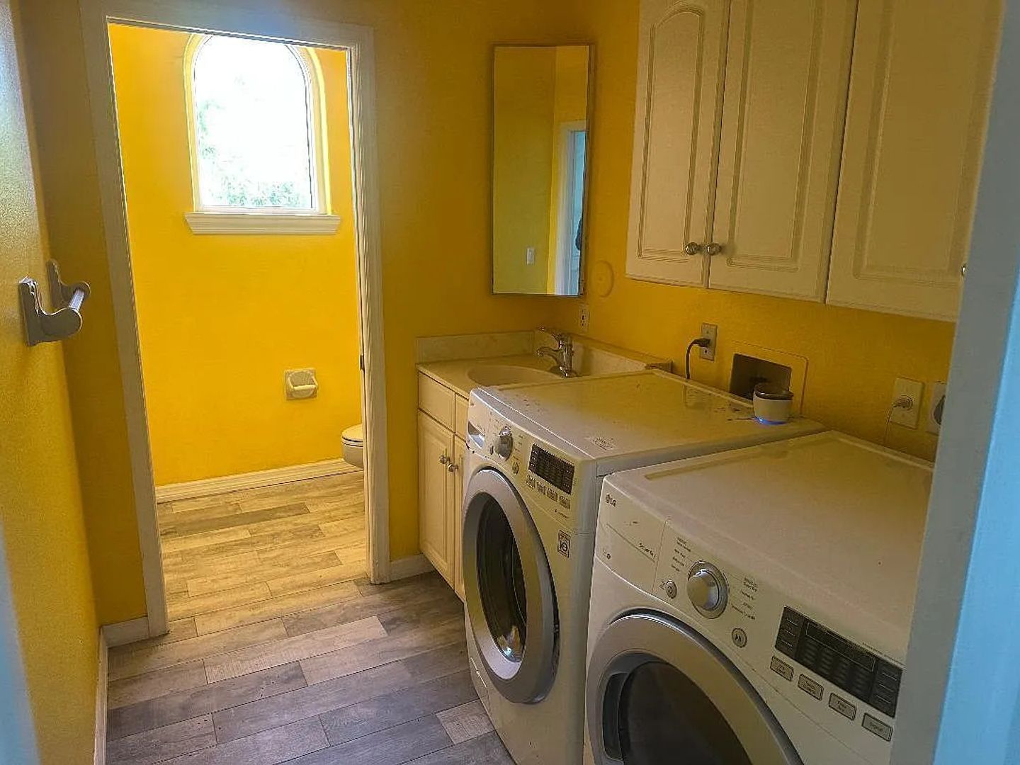 Laundry room at 15185 Tangelo Boulevard