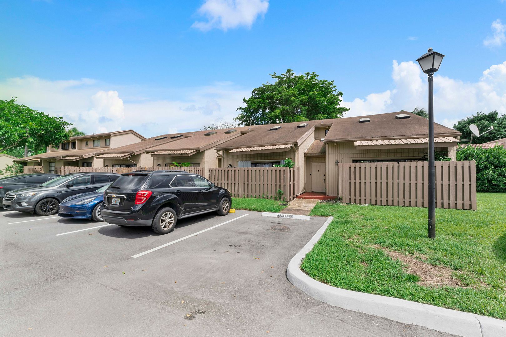 Davie House: 8026 SW 22CT