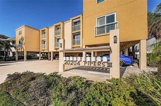 Beachfront Paradise in Indian Shores – Stunning Gulf & Intracoastal Views! 3bed|2bath