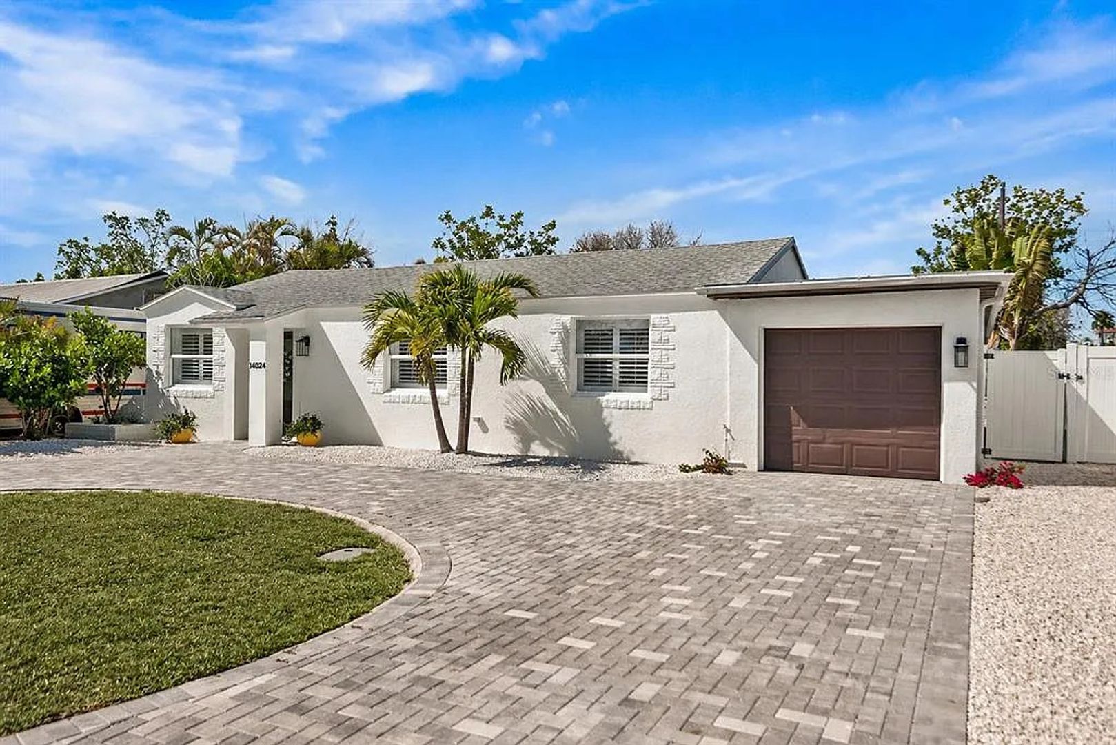 Madeira Beach House: 14024 N Bayshore Dr