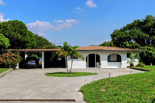 Modern Comfort Awaits at 3012 Justamere Ln — Your Perfect Lakefront Florida Retreat! – photo 1