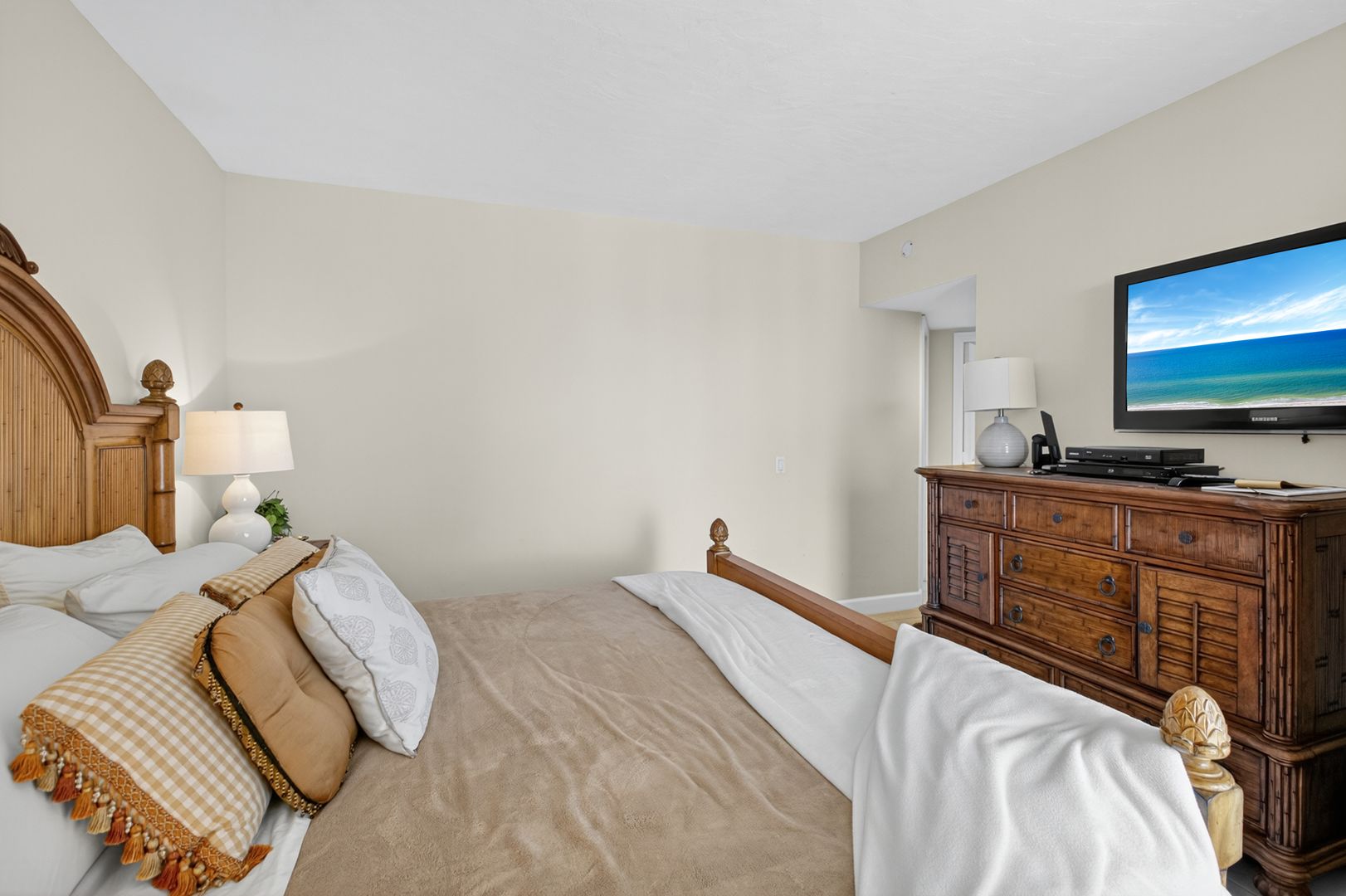 4041 Gulf Shore Blvd N Unit 1807 20 of 28