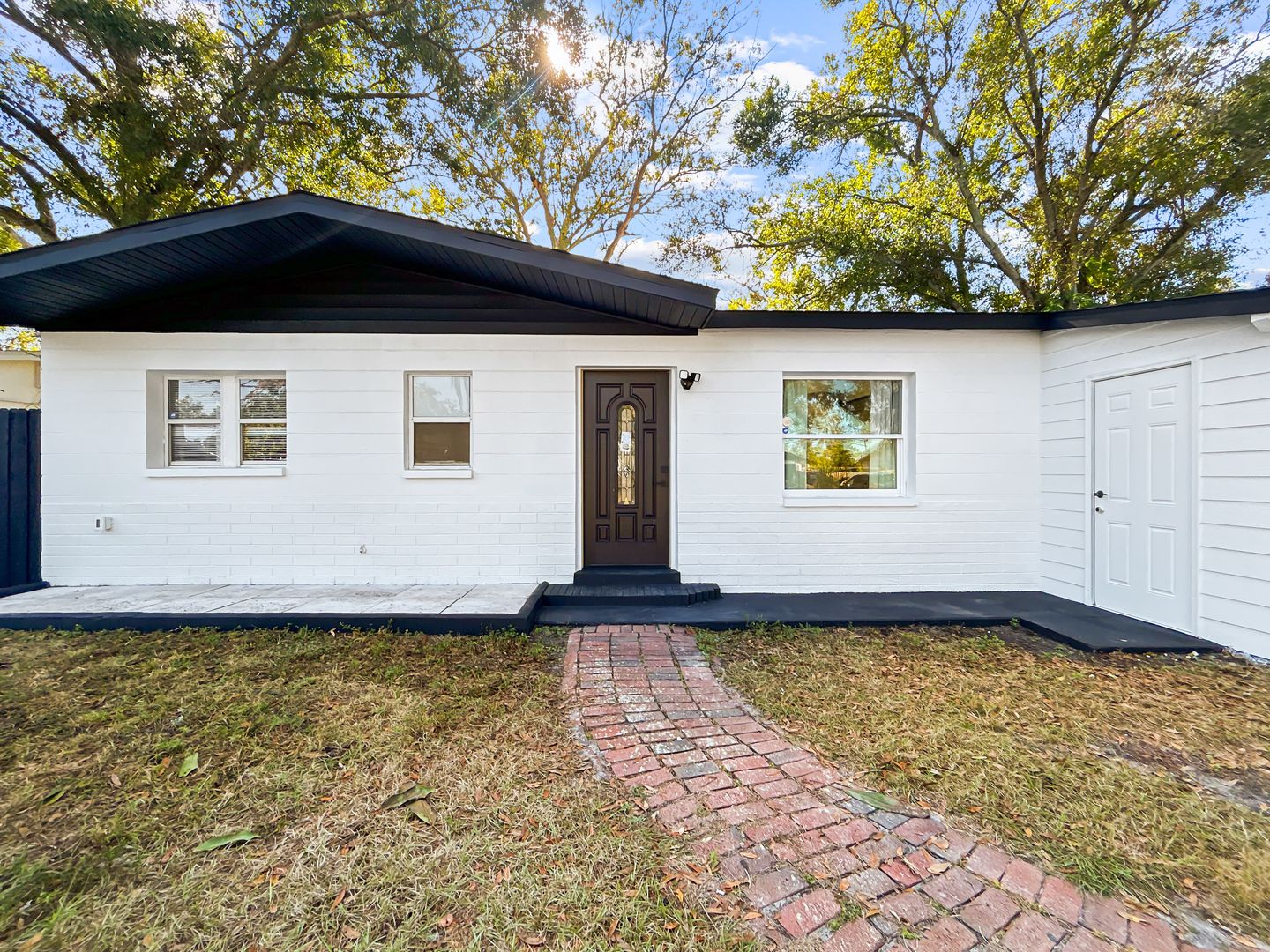 Largo Apartment: 3684 14th Ave SE