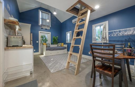 Furnished Loft Studio in Old Seminole Heights! – photo 1