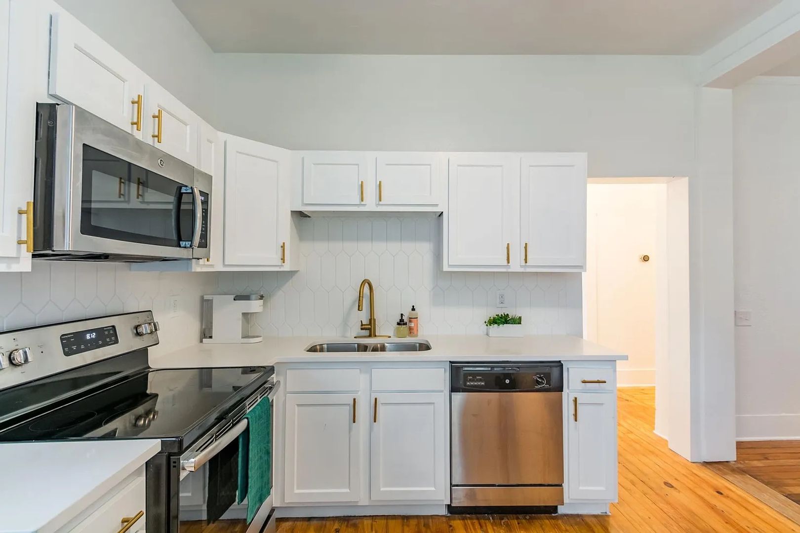 2812 N 27th St 13 of 25