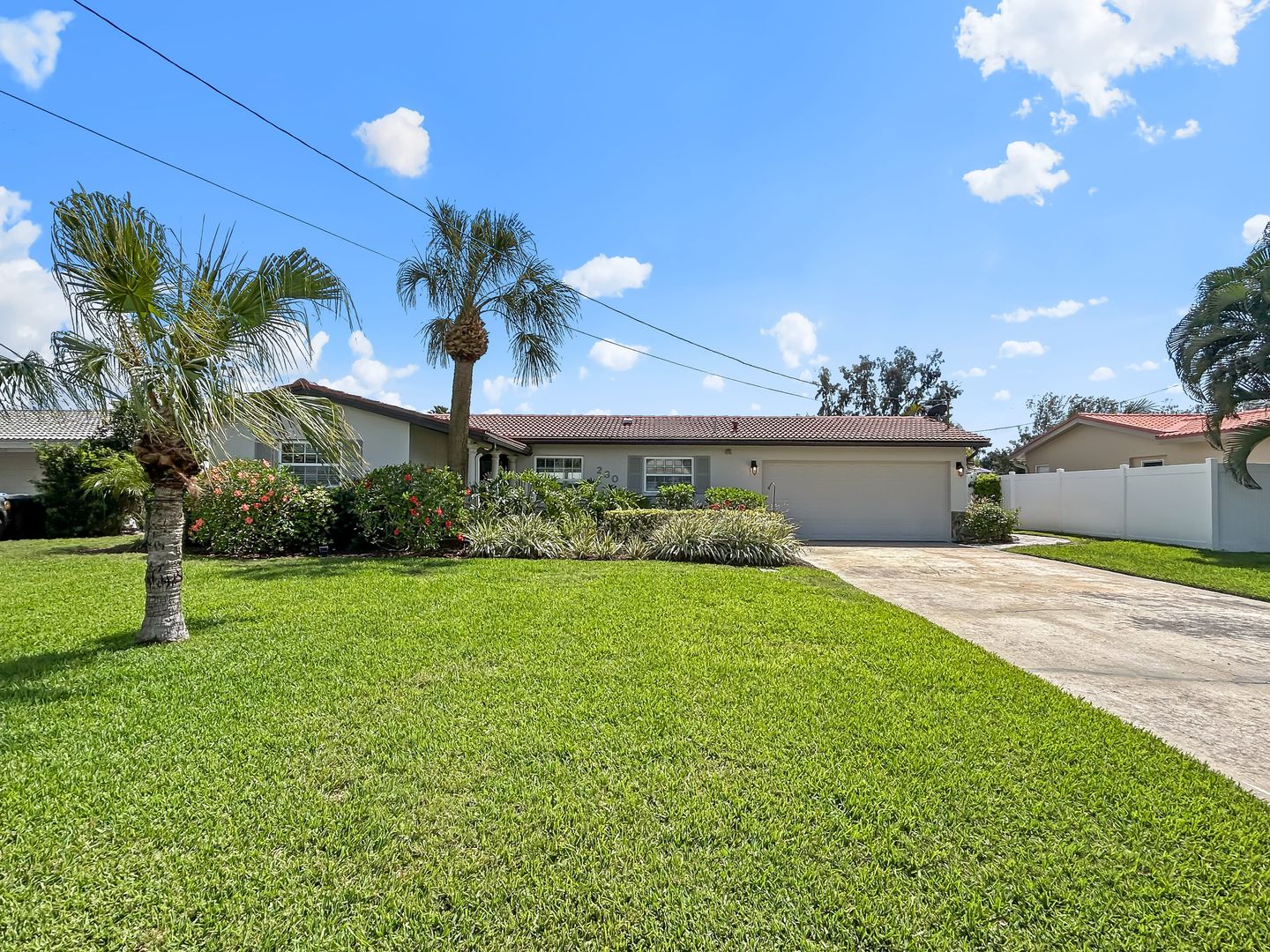 Saint Petersburg House: 280 79th Ave N