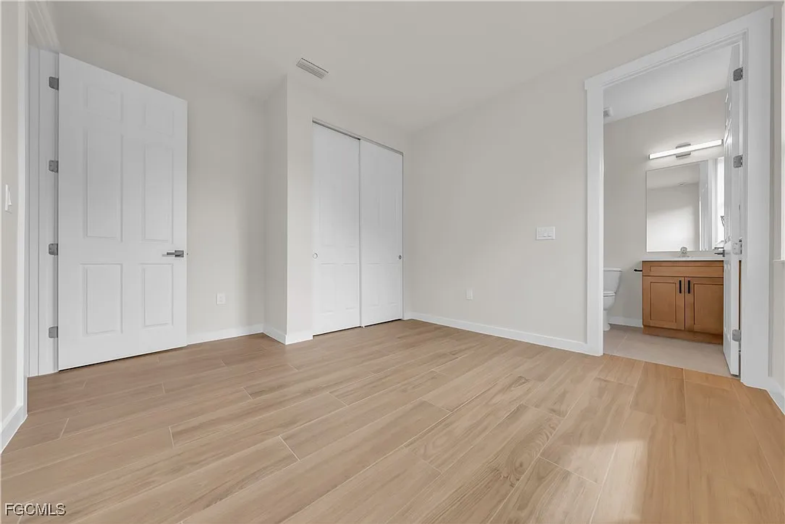 2719 2nd St NW 19 of 35
