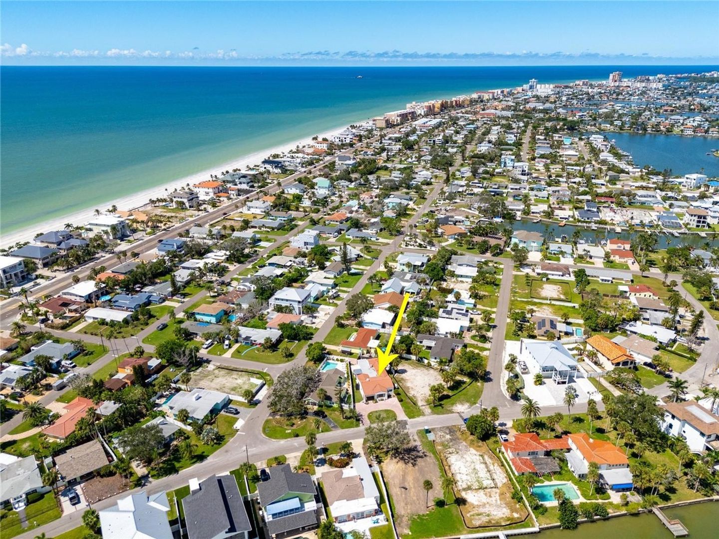 Redington Beach House: 15804 Redington Dr