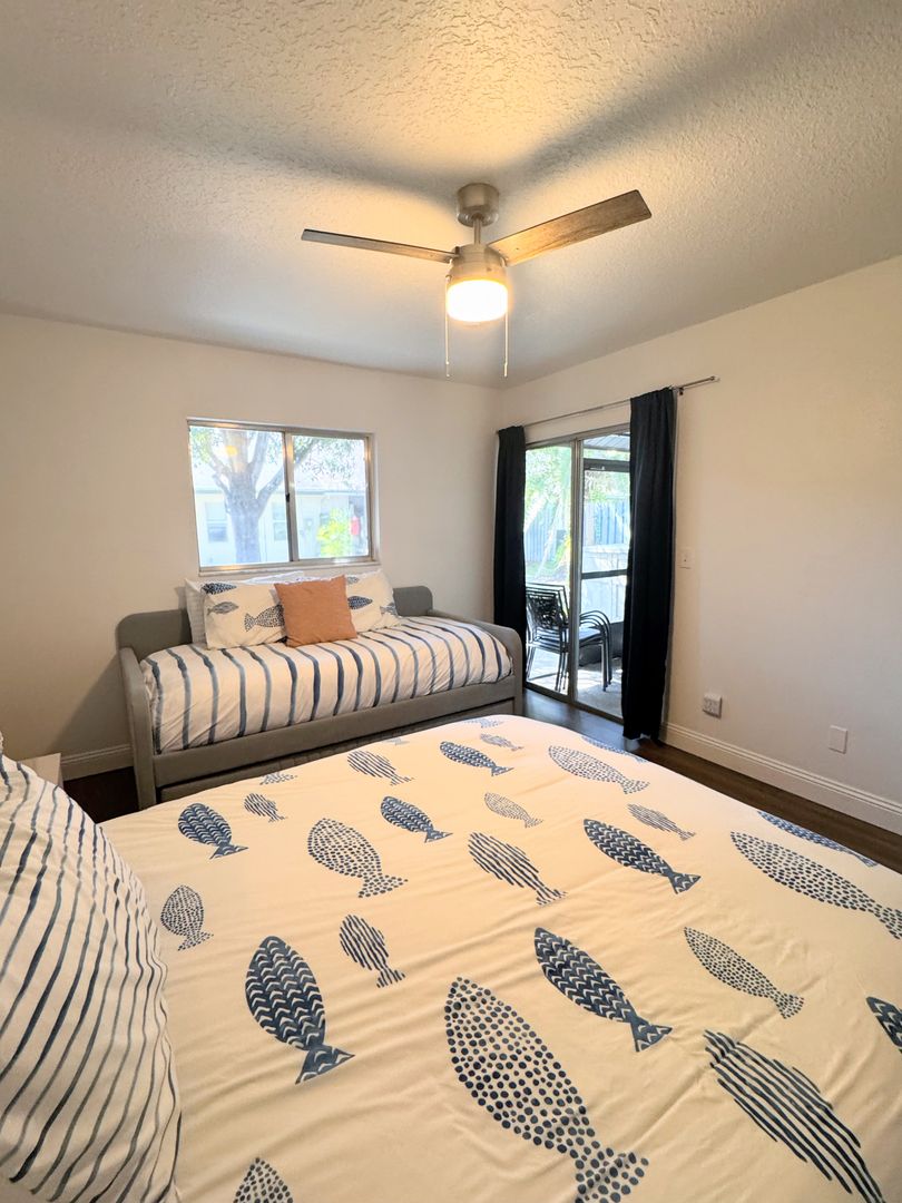 654 Capistrano Ct 10 of 12