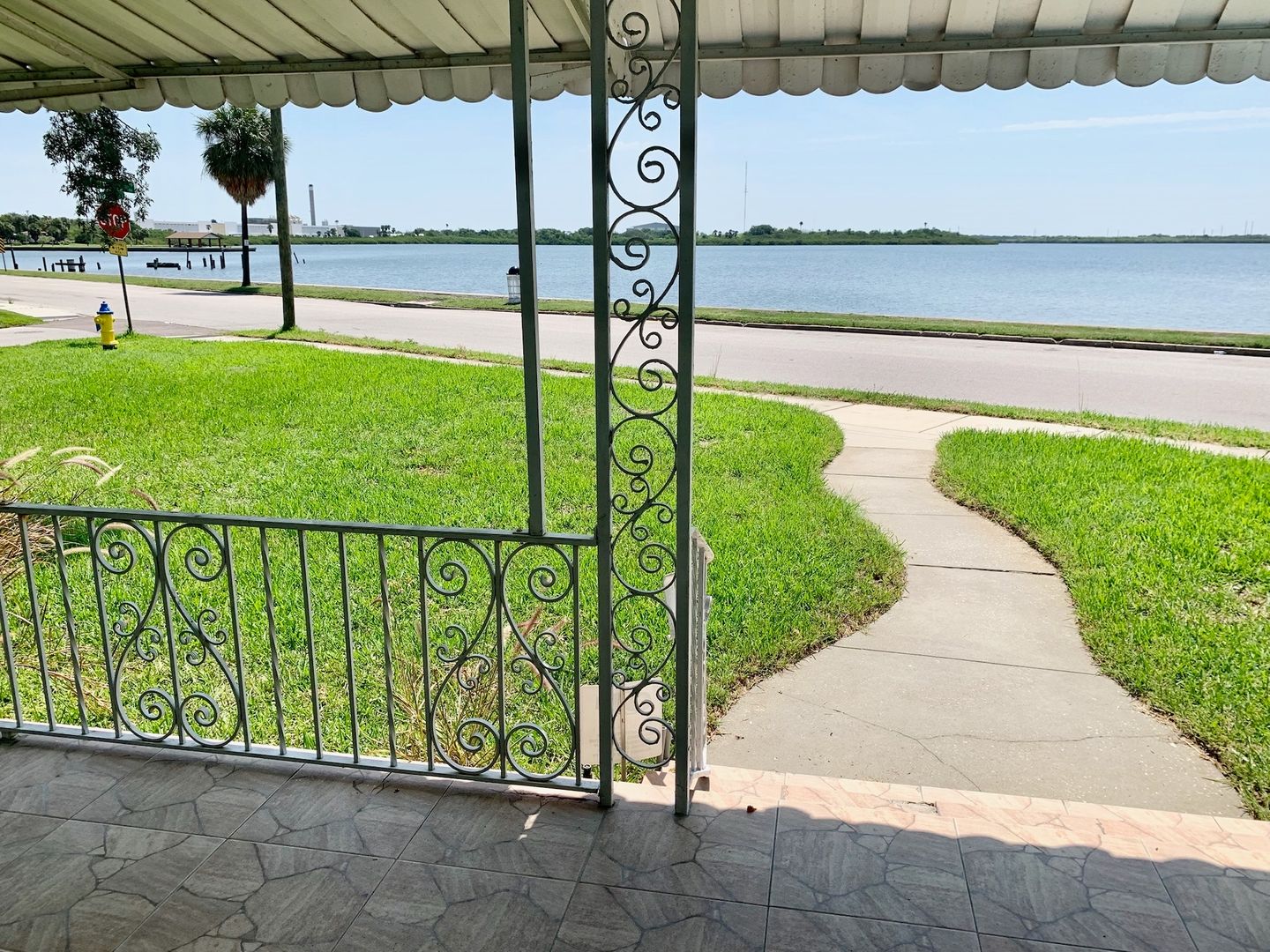 Tampa Apartment: 701 S Bermuda Blvd