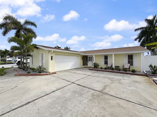 Furnished Waterfront Retreat with Gulf Access in Treasure Island! 3bed|2bath – photo 1