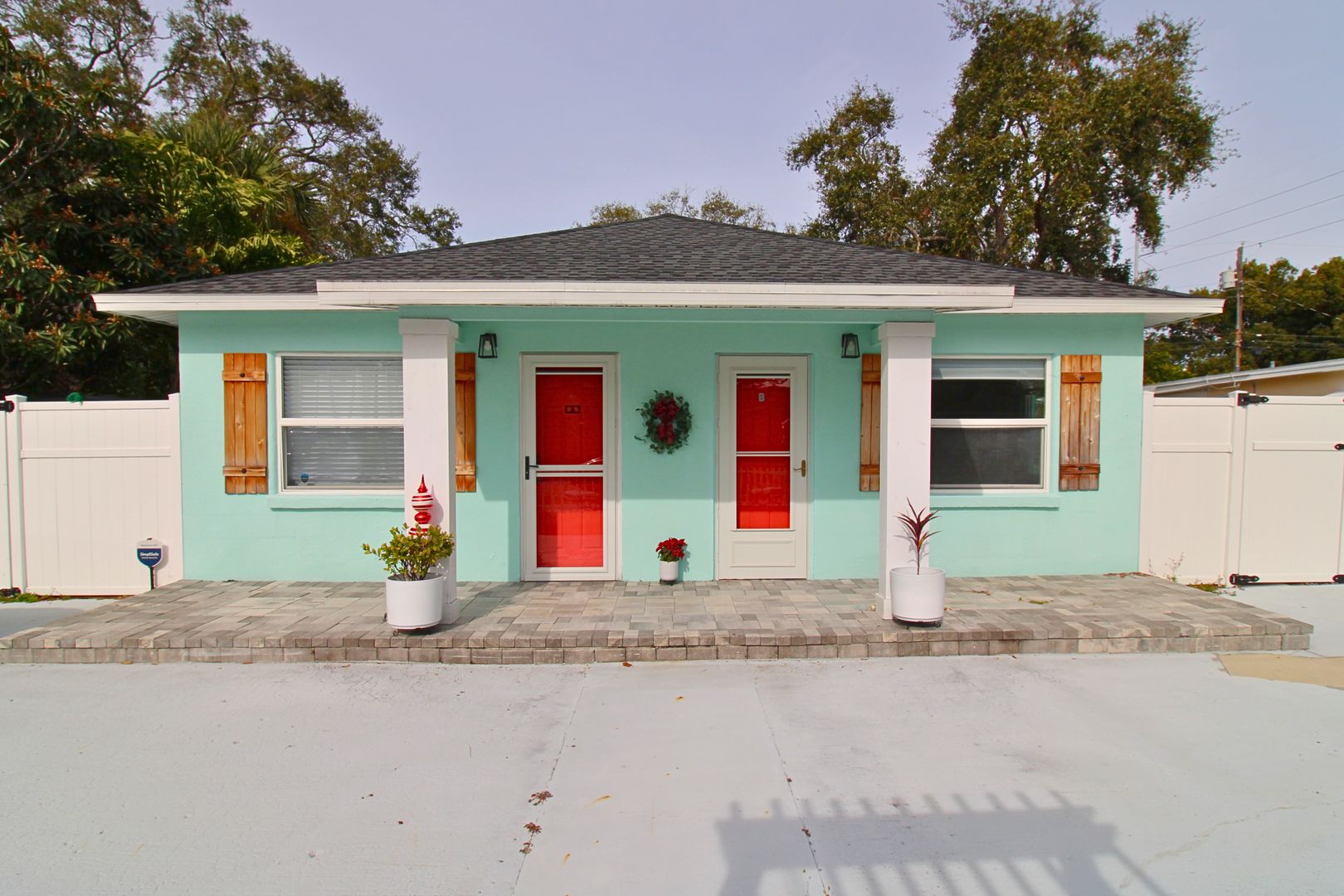 Dunedin Apartment: 536 Roanoke St