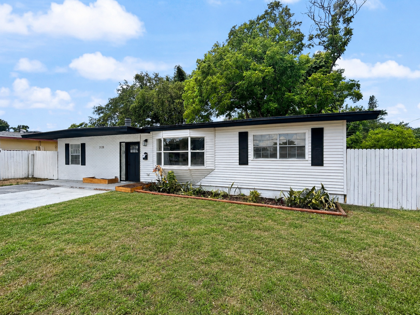 Saint Petersburg House: 3128 49th St N