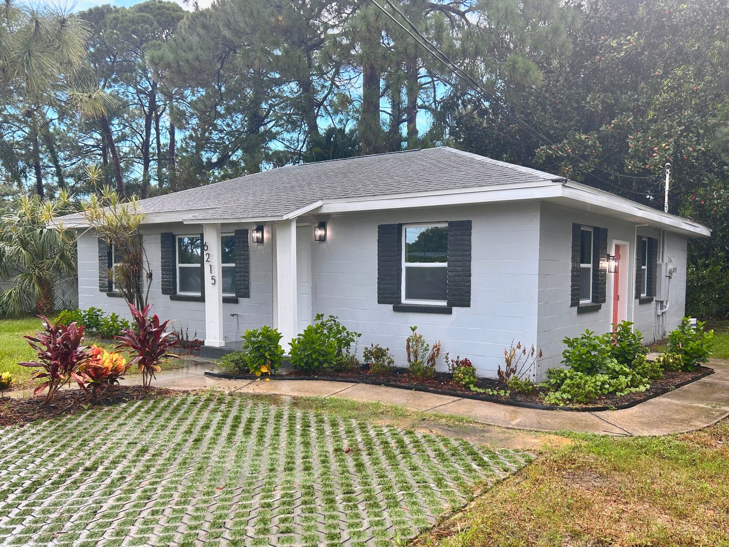 St Petersburg House: 6215 58th Ave N