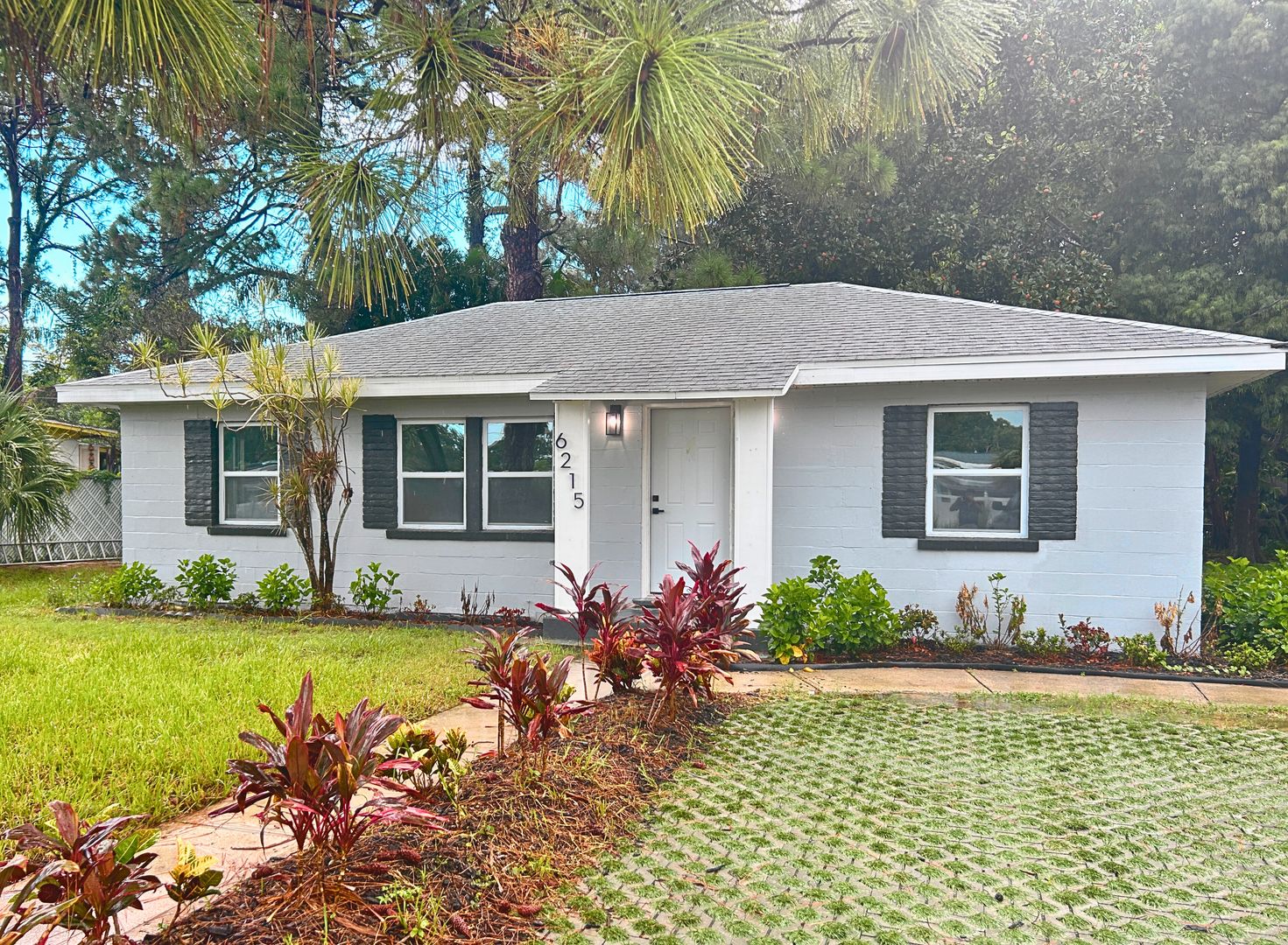 St Petersburg House: 6215 58th Ave N