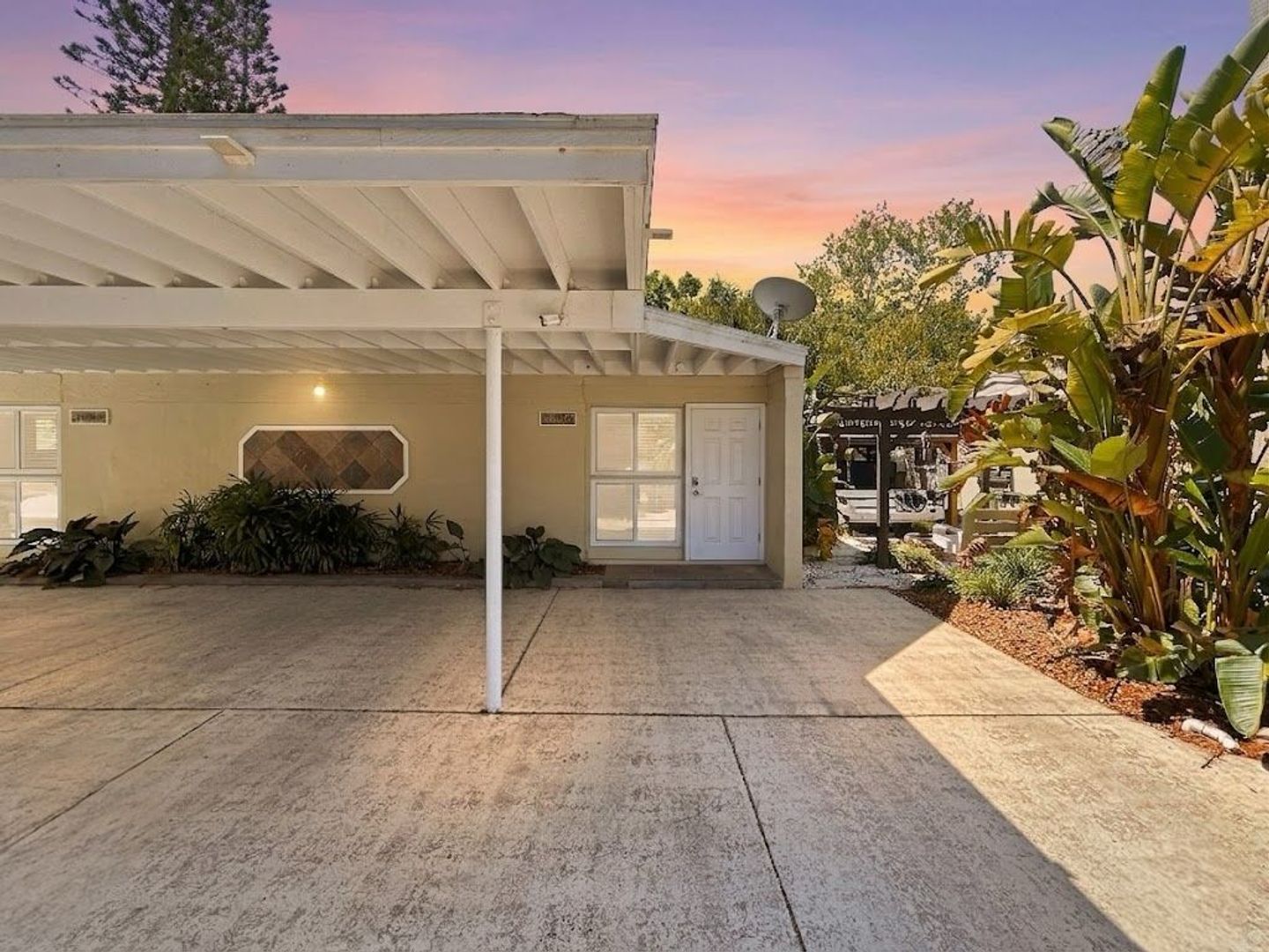 Largo House: 1628 Pine St