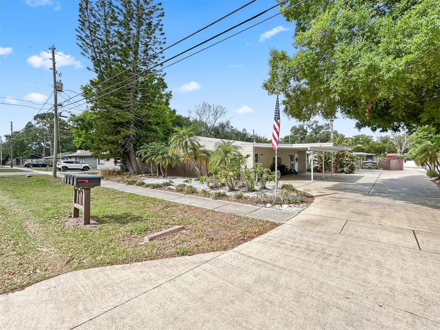 Largo House: 1626 Pine St