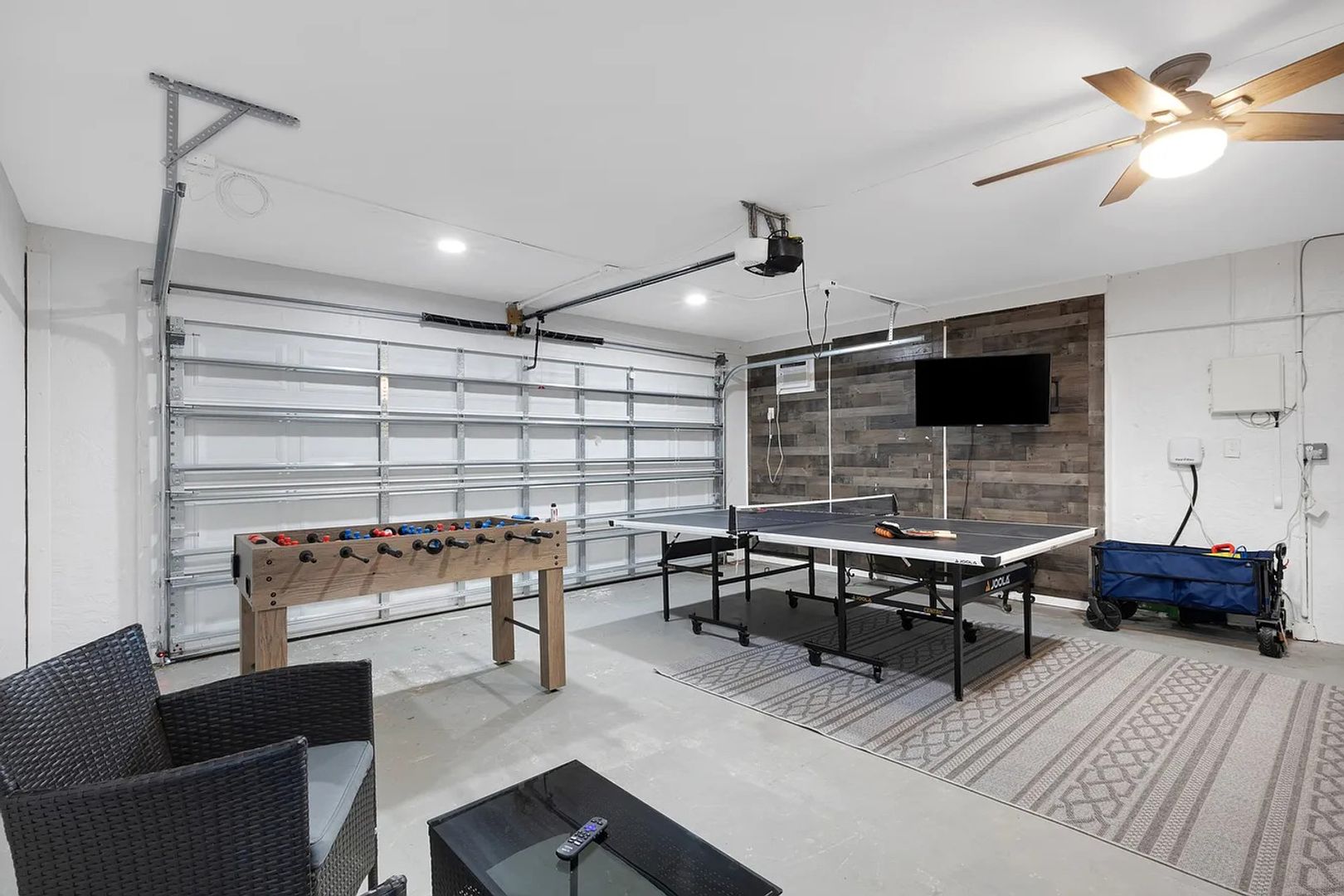 Game room at 14462 91st Ave (2 of 3)